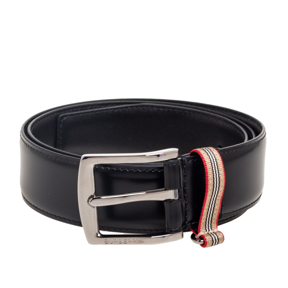 

Burberry Black Leather Gray35 Buckle Belt