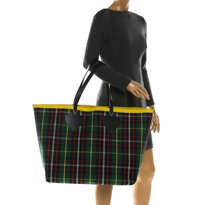 

Burberry Multicolor Check Fabric and Leather  Reversible Tote