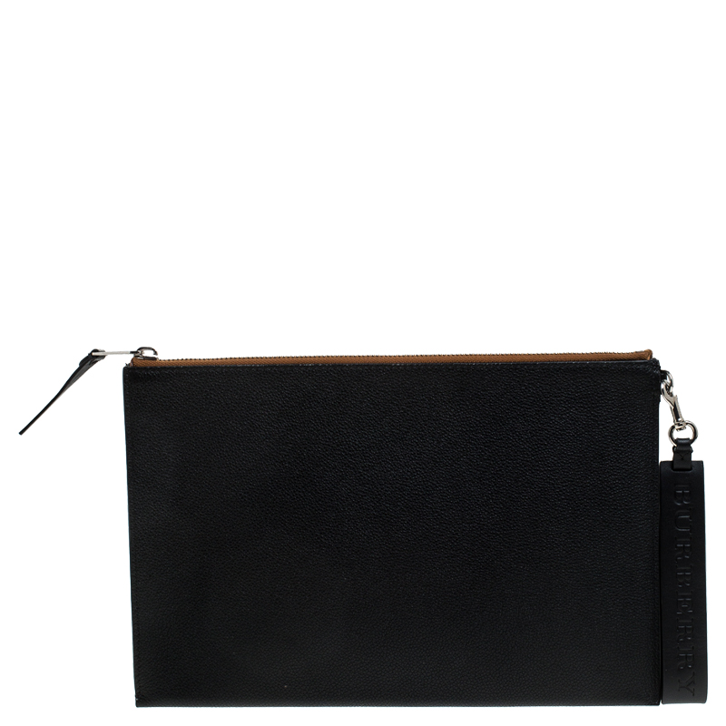 مملوكة مسبقًا Burberry Black Leather Wristlet Pouch