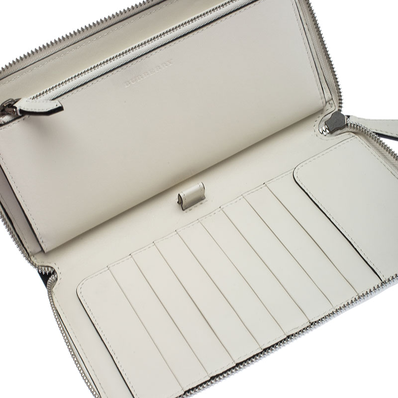 

Burberry Black/White Leather Zip Around Wallet