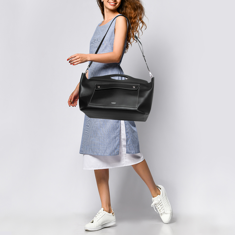 

Burberry Black Leather Medium Soft Pocket Tote