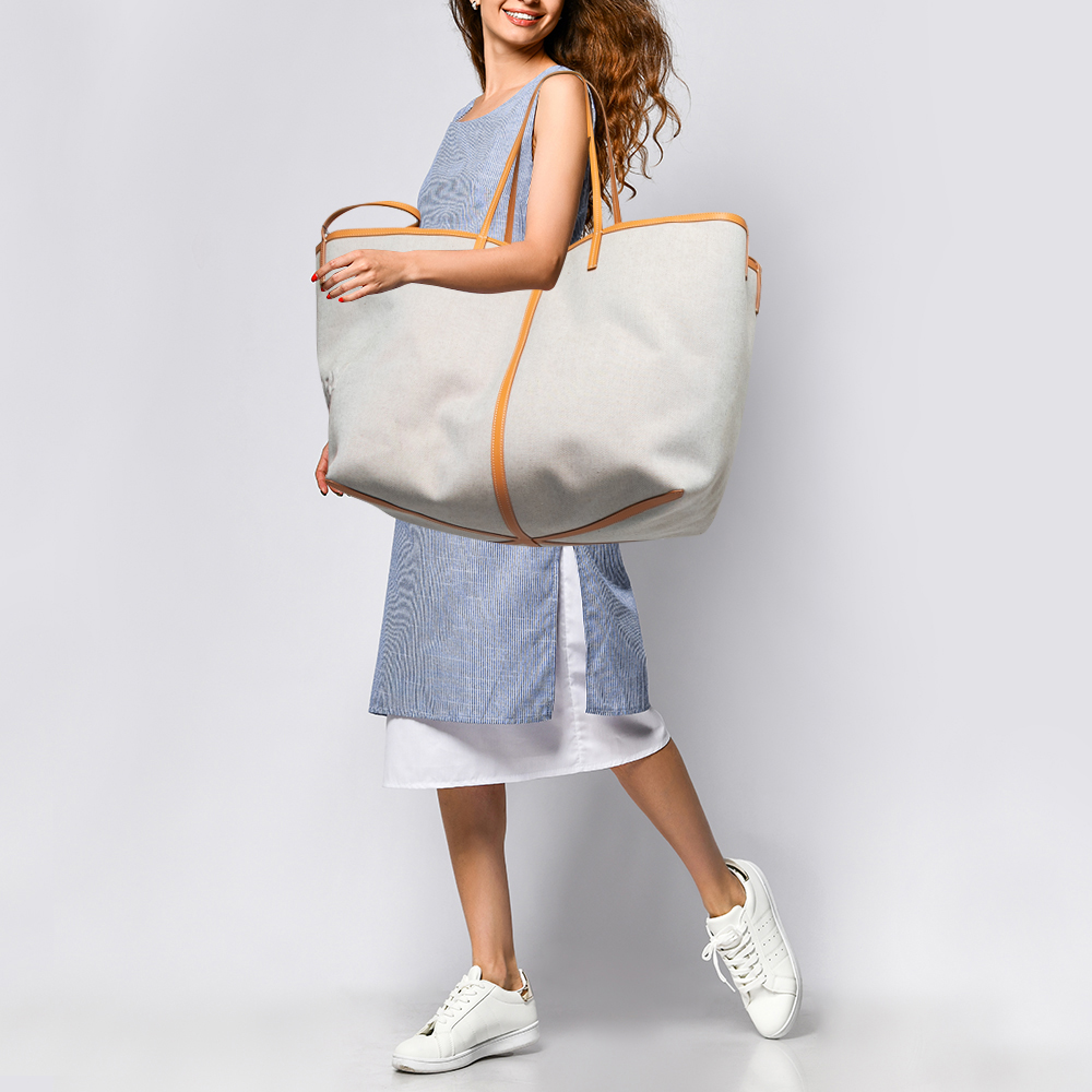 

Burberry Beige Canvas and Leather  Beach Tote