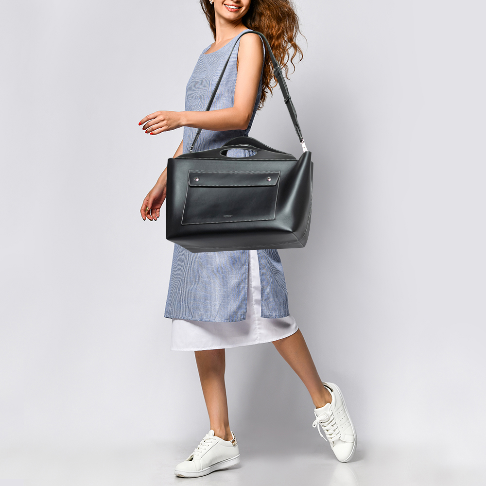 

Burberry Black Leather Medium Soft Pocket Tote