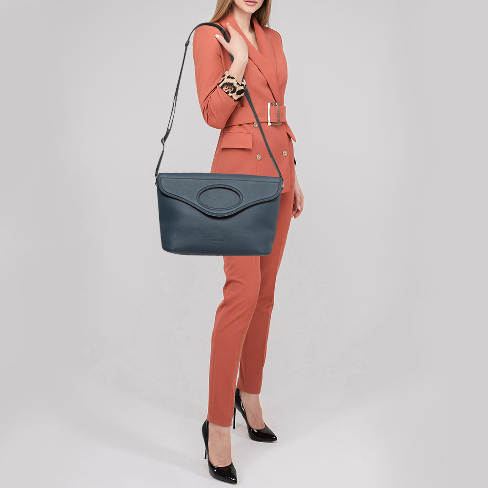 

Burberry Blue Leather Large Pocket Messenger Bag, Navy blue