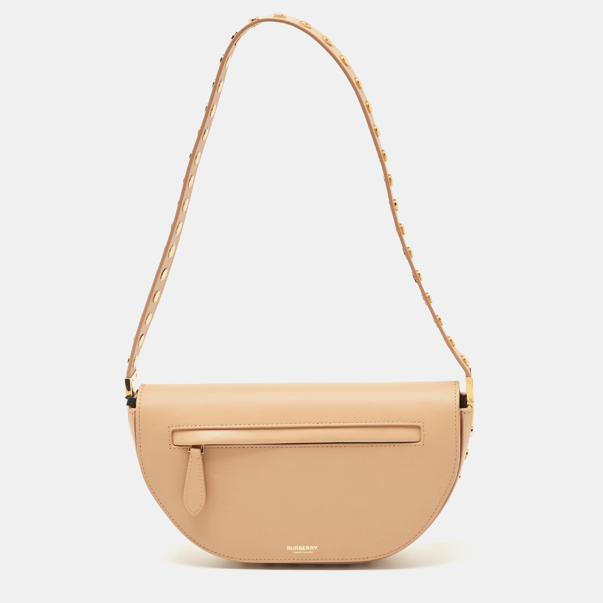 Perfect for conveniently housing your essentials in one place this Burberry accessory is a worthy investment. It has notable details and offers a look of luxury.