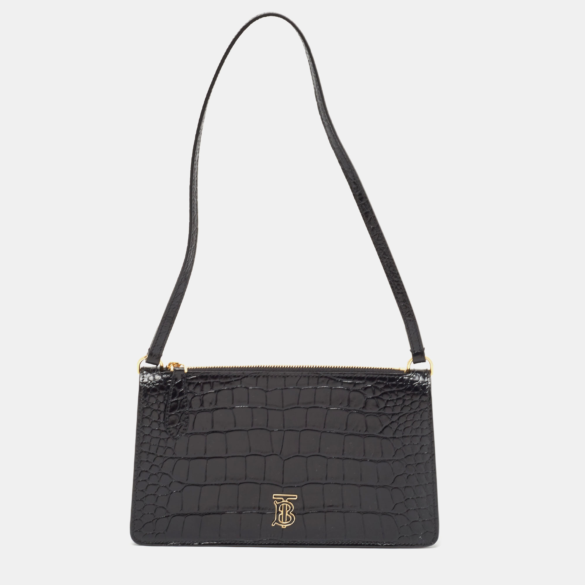 For a look that is complete with style taste and a touch of luxe this Burberry bag is the perfect addition. Flaunt this beauty on your shoulder at any event and revel in the taste of luxury it leaves you with.