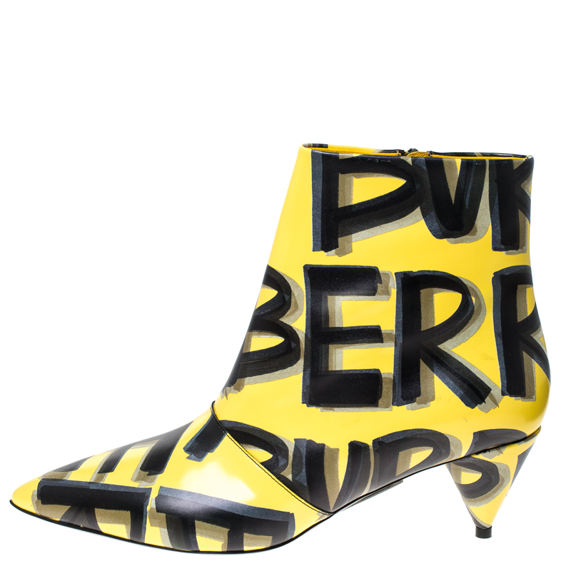 

Burberry Yellow/Black Leather Wilsbeck Ankle Boots Size