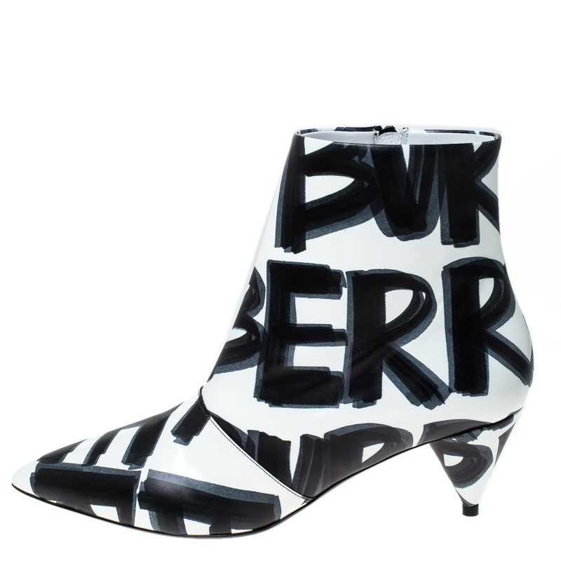 

Burberry White/Black Leather Wilsbeck Ankle Boots Size