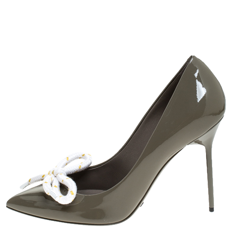 

Burberry Grey Patent Leather Finsbury Bow Pointed Toe Pumps Size