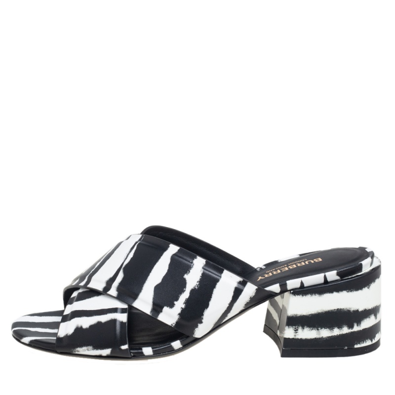

Burberry Black/White Leather Castlebar Slide Sandals Size