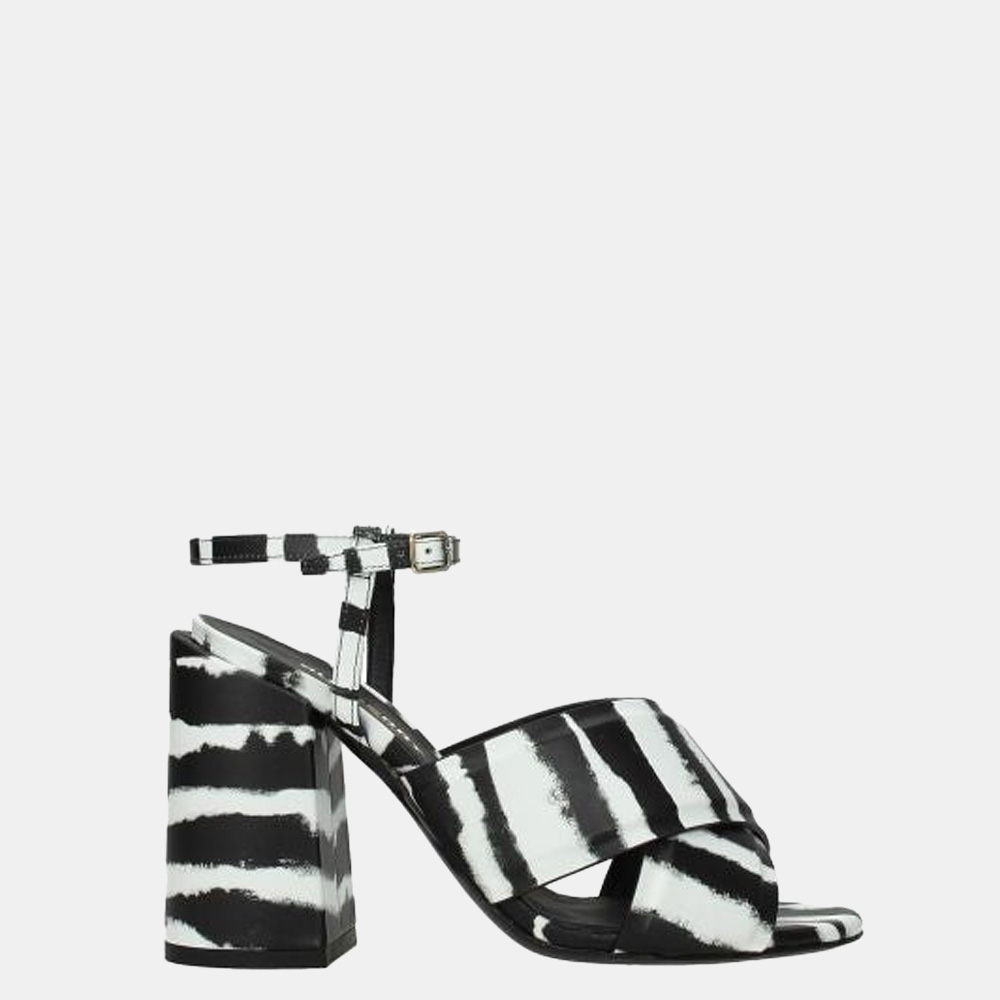 

Burberry Black/White Leather Castlebar Ankle Strap Sandals Size US 6 EU 36.5