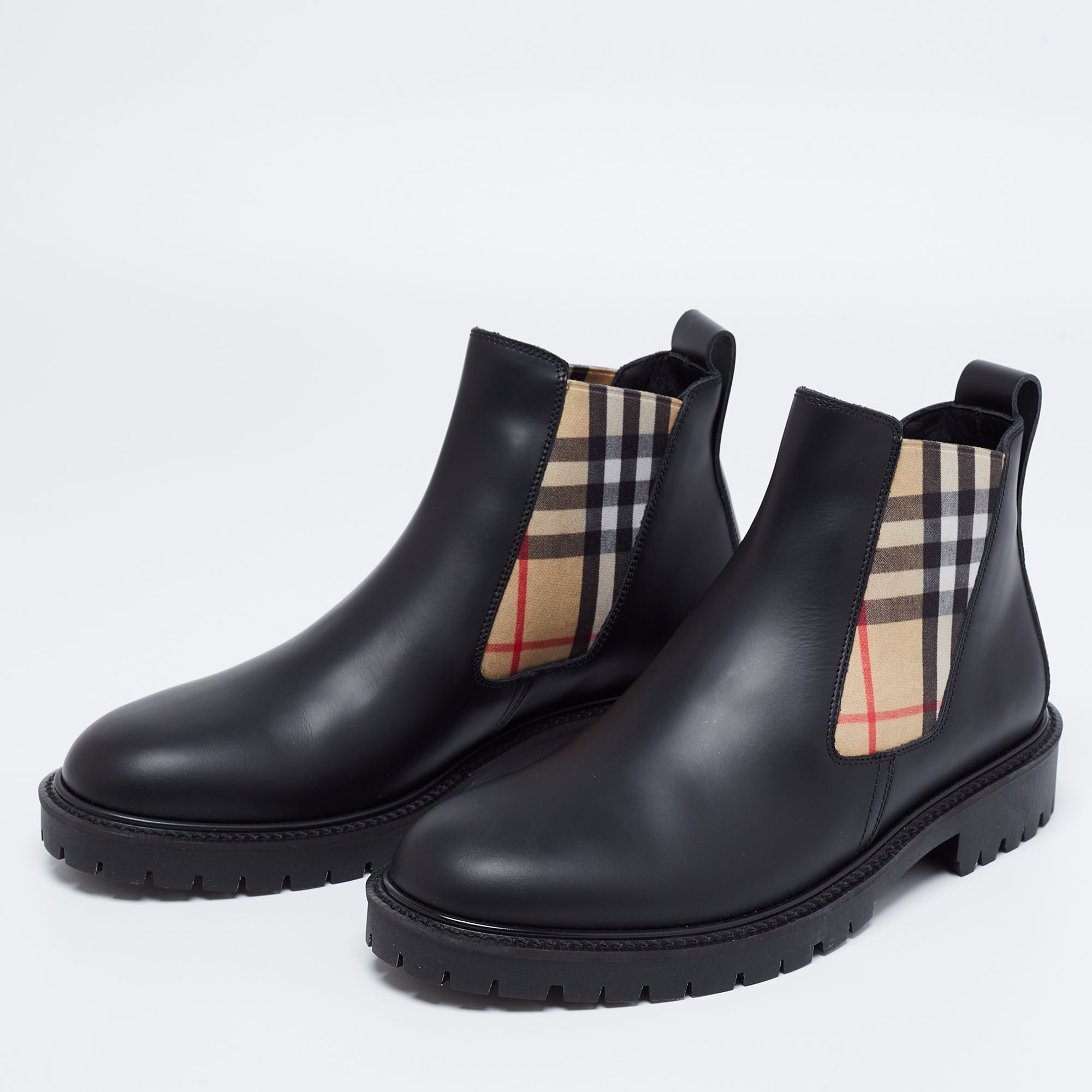 

Burberry Black Vintage Check Detail Leather Chelsea Boots Size