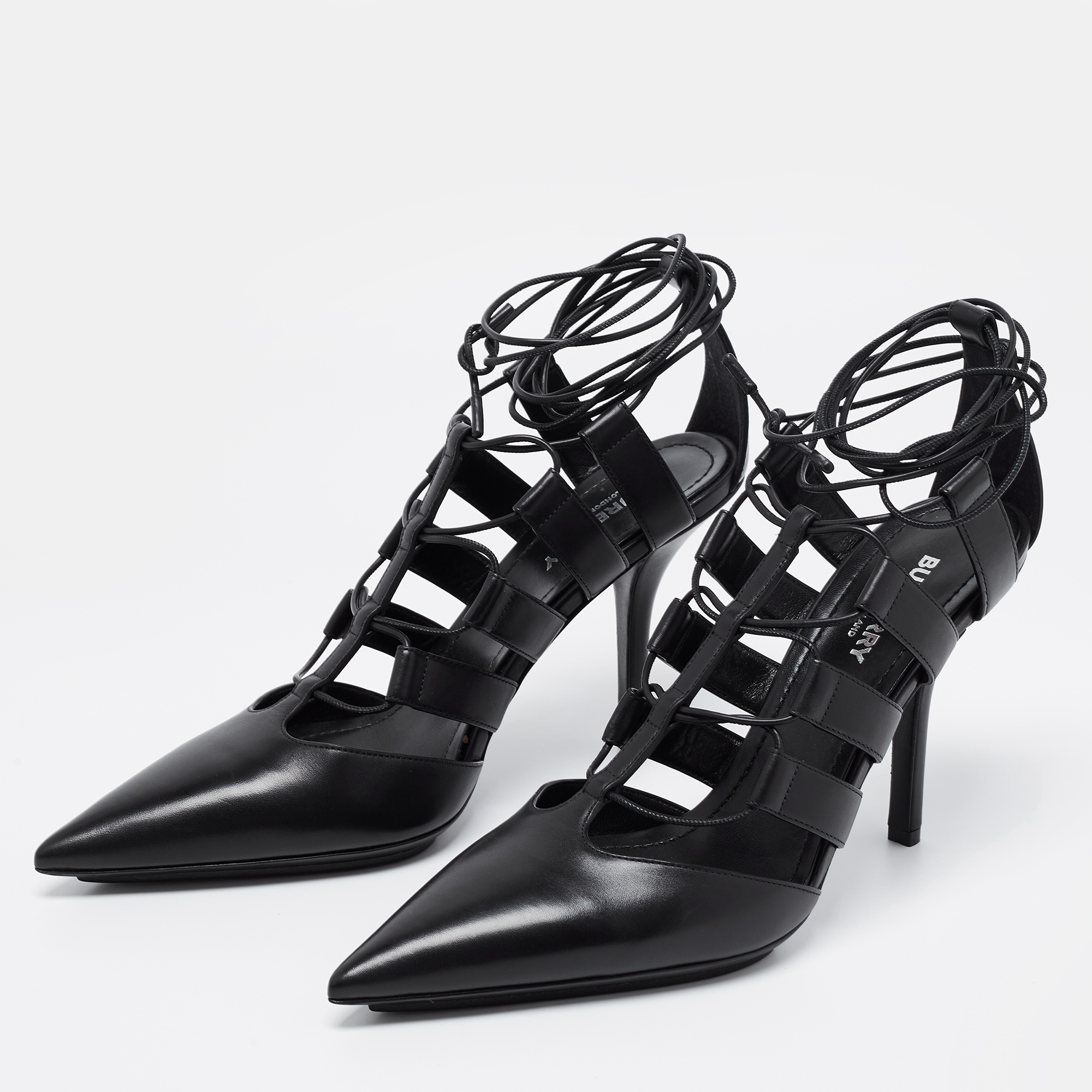 

Burberry Black Leather Tie Up Pumps Size