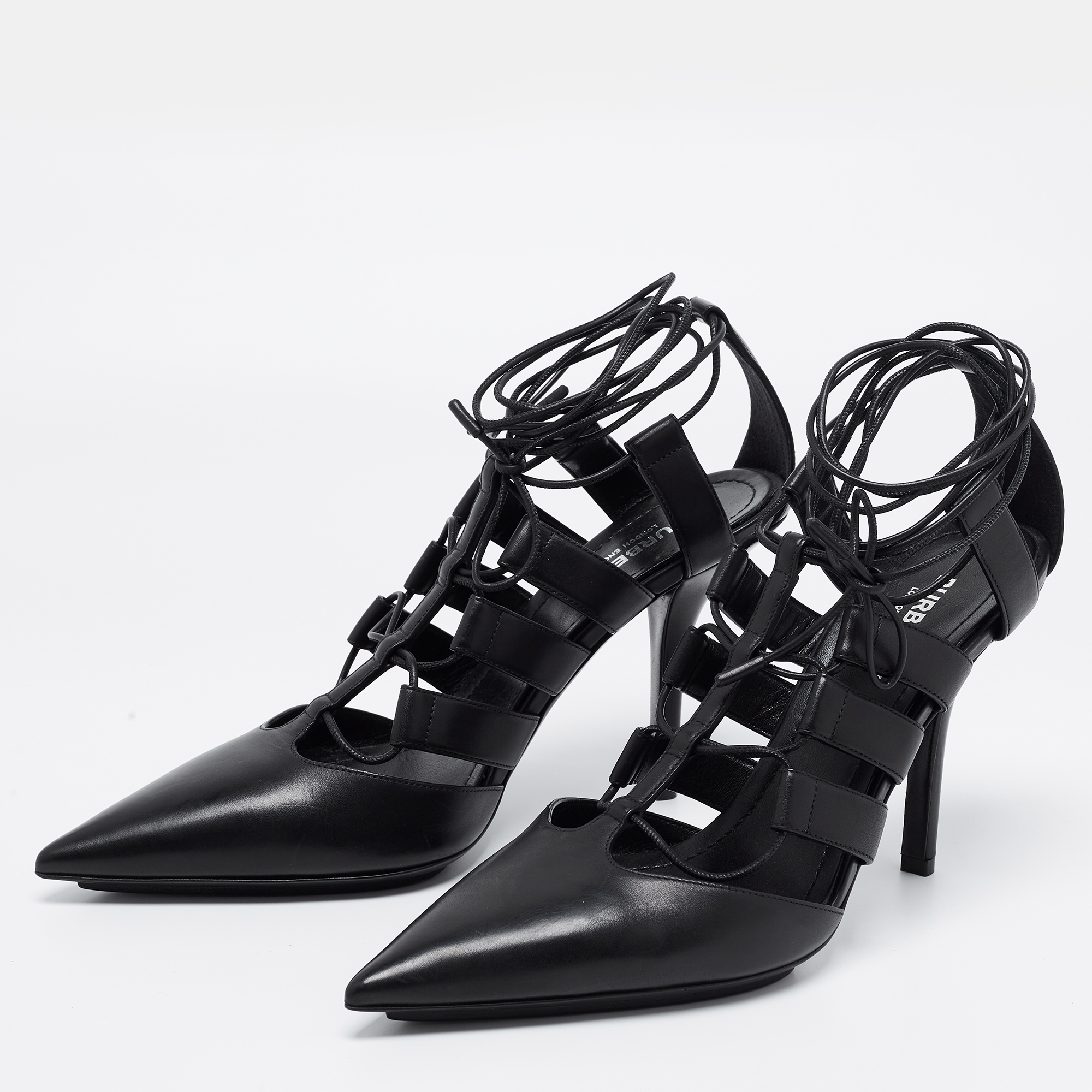 

Burberry Black Leather Tie Up Pumps Size