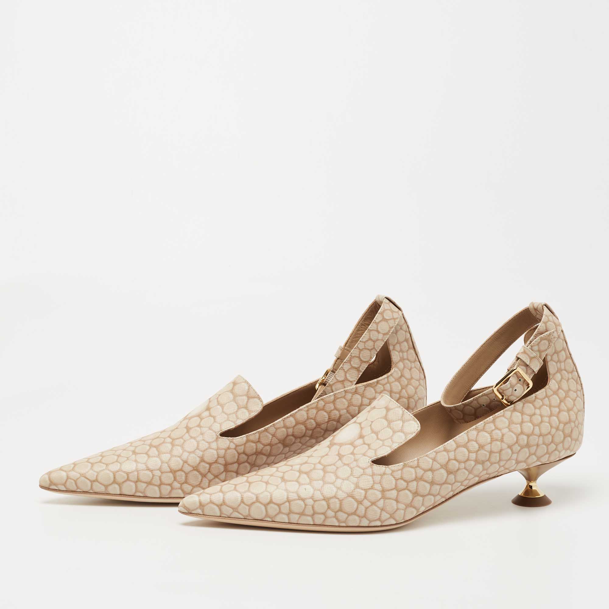 

Burberry Beige Stingray Print Leather Brecon Pumps Size