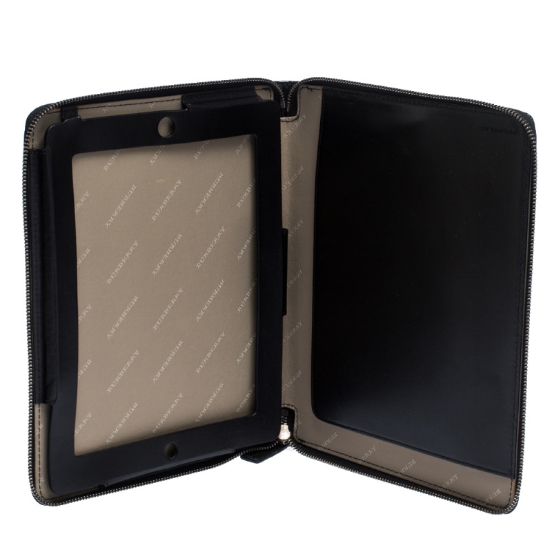 

Burberry Beige/Black Nova Check PVC and Patent Leather Zip-Around Ipad Case