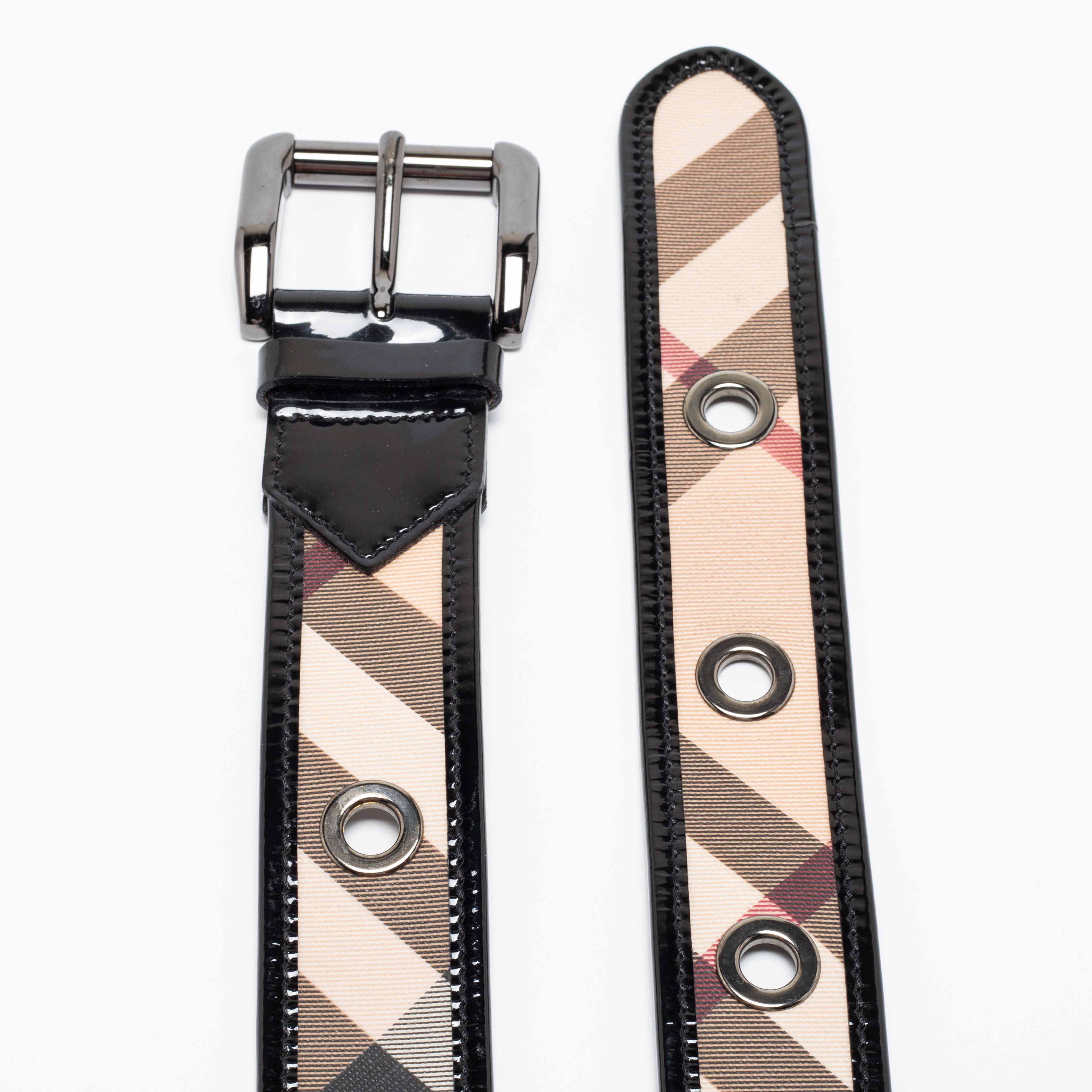 

Burberry Black/Beige Nova Check PVC and Patent Leather Grommet Buckle Belt