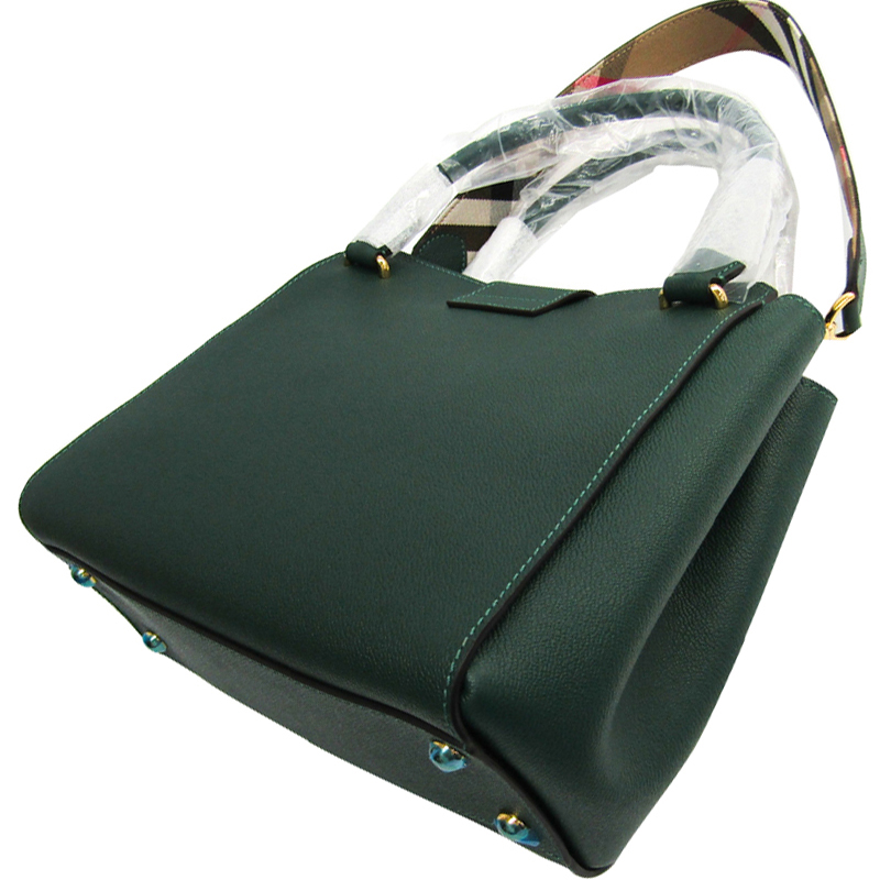 

Burberry Green Leather Shoulder Bag