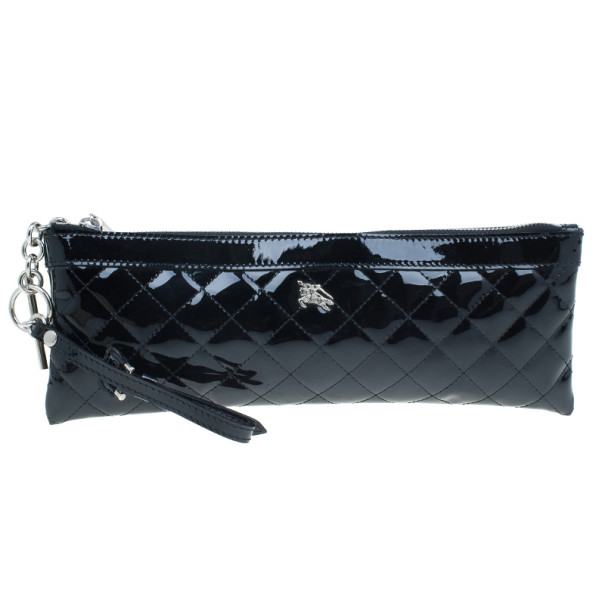 مملوكة مسبقًا Burberry Black Patent Leather Quilted Wrislet Clutch