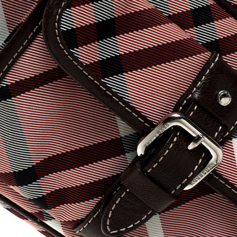 BURBERRY Blue Label Nova Check Shoulder Bag Pouch Canvas Red Auth th2241  Cloth ref.478775 - Joli Closet