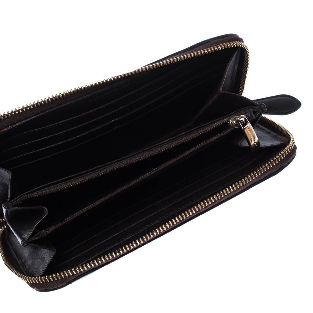 

Burberry Beige/Brown Haymarket PVC and Leather Zip Around Wallet