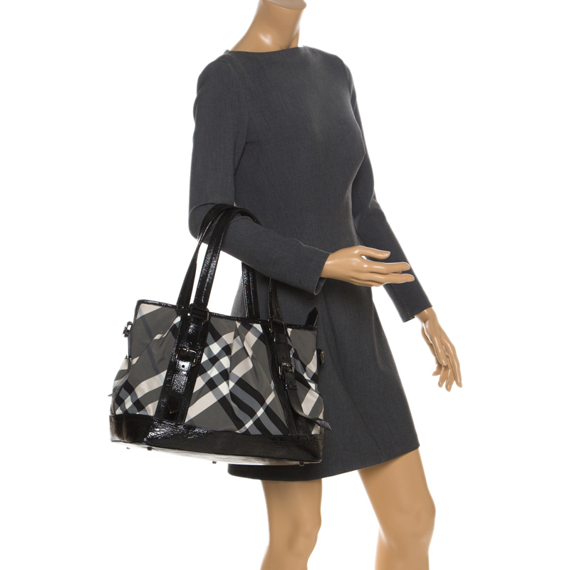 

Burberry Black/Grey Beat Check Canvas and Patent Leather Lowry Tote