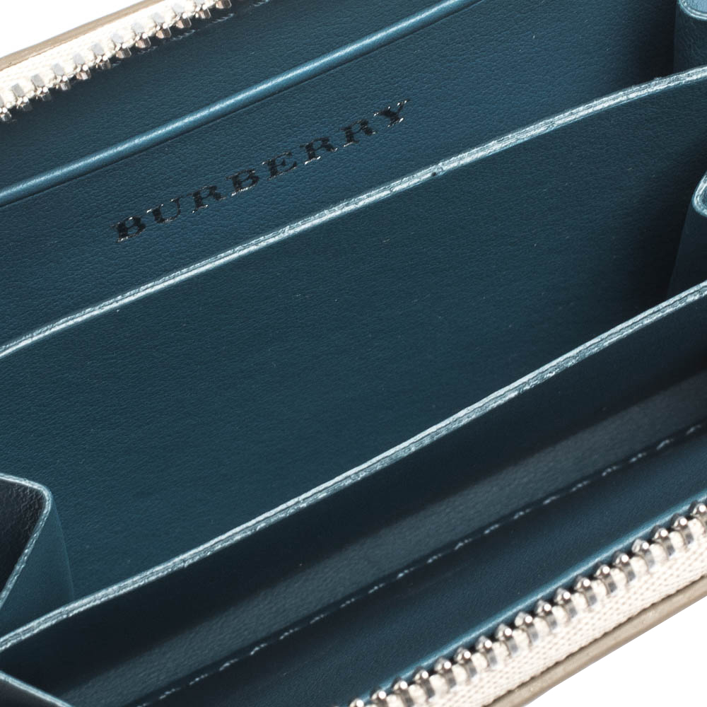 

Burberry Beige Leather Burberry Zip Wallet