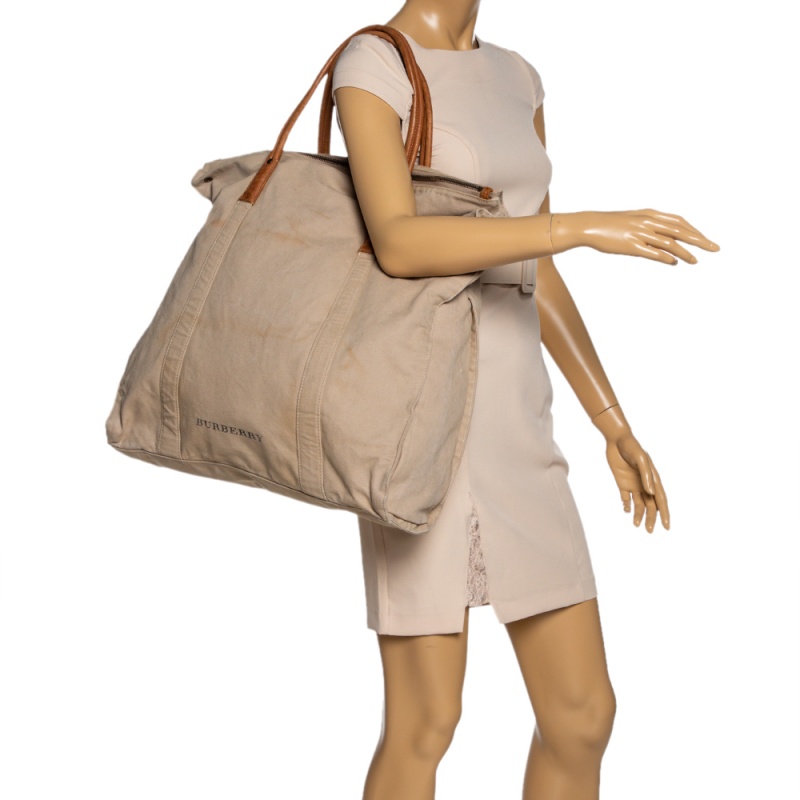 

Burberry Beige Canvas and Leather Zip Weekender Tote