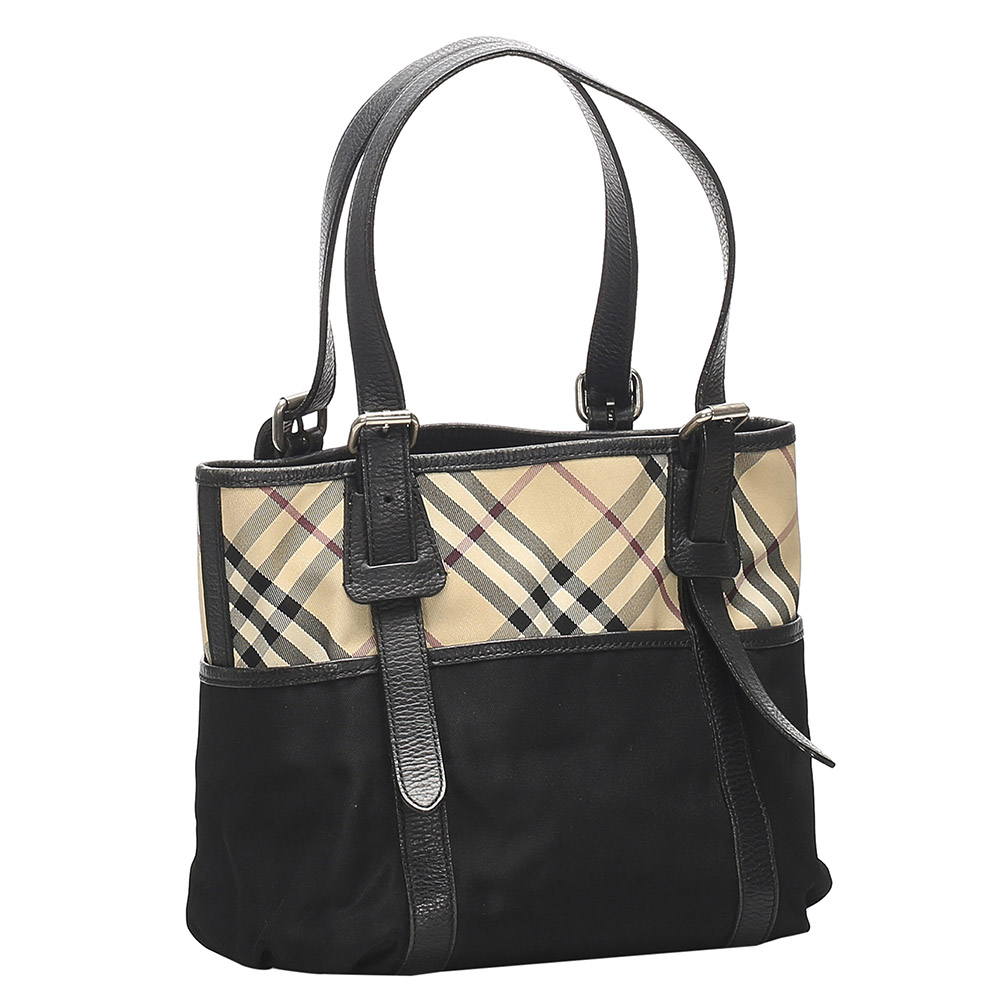

Burberry Black Nylon Nova Check Shoulder Bag