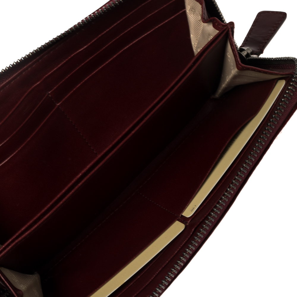 

Burberry Burgundy/Beige Nova Check PVC and Patent Leather Zip Around Wallet