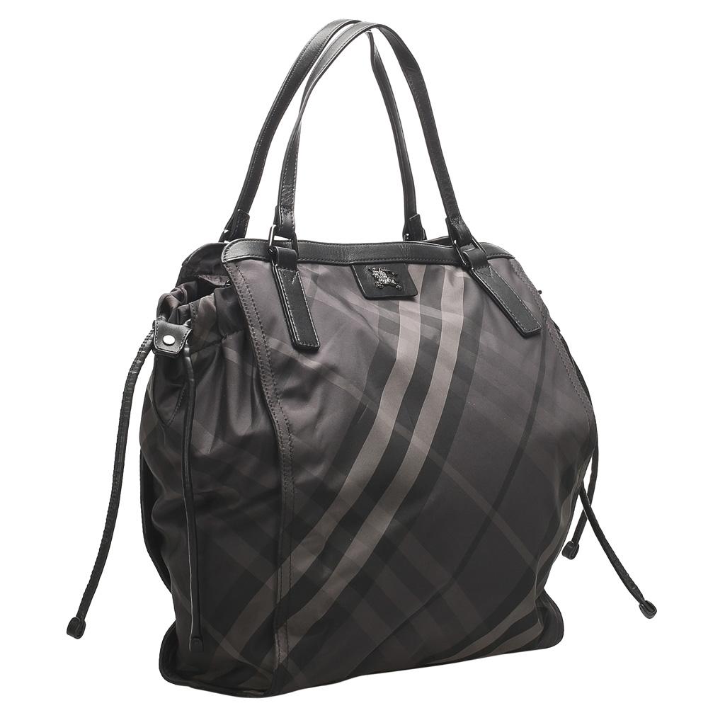 

Burberry Multicolor Nova Check Nylon/Leather Buckleigh Tote Bag, Black