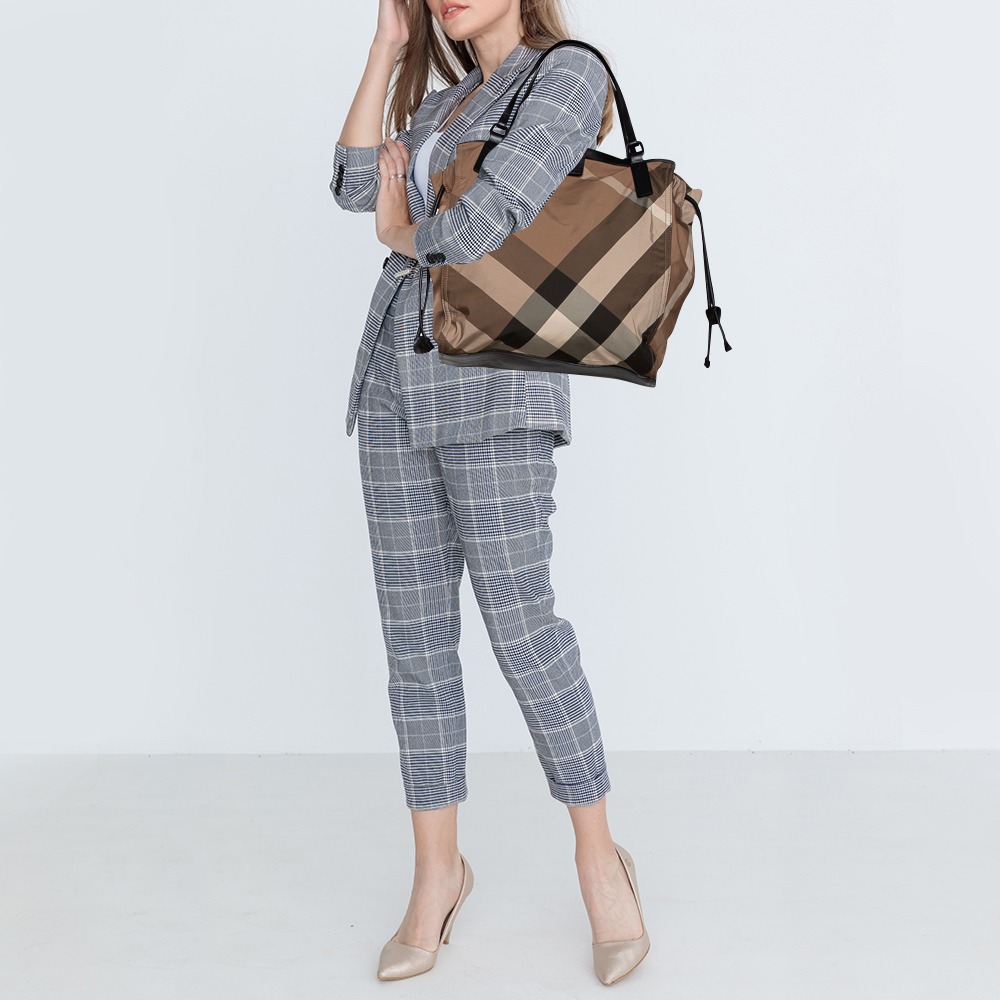 

Burberry Beige/Black Nova Check Nylon and Leather Buckleigh Tote