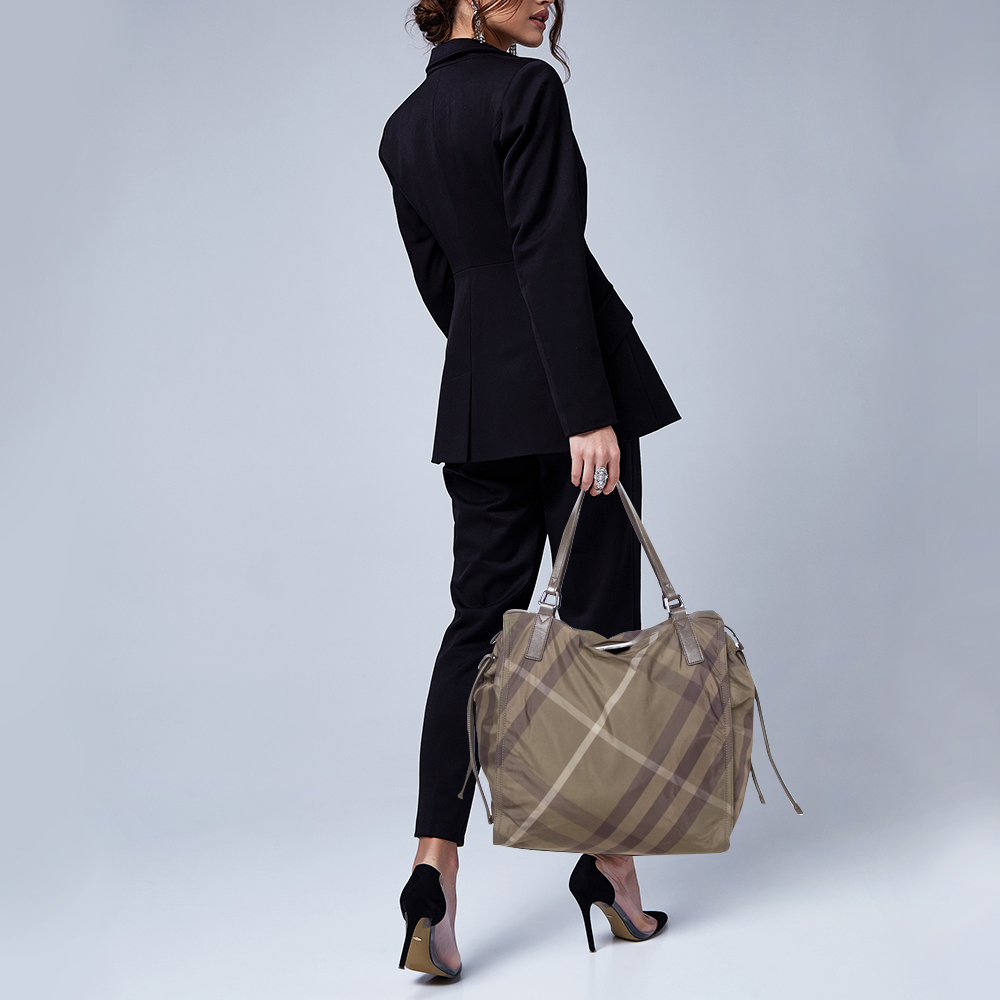 

Burberry Multicolor Nova Check Nylon and Leather Buckleigh Tote