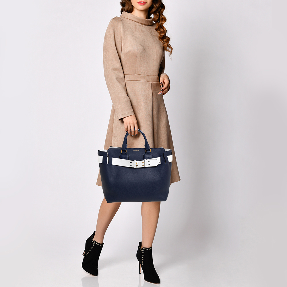 

Burberry Navy Blue/White Leather Medium Belt Bag