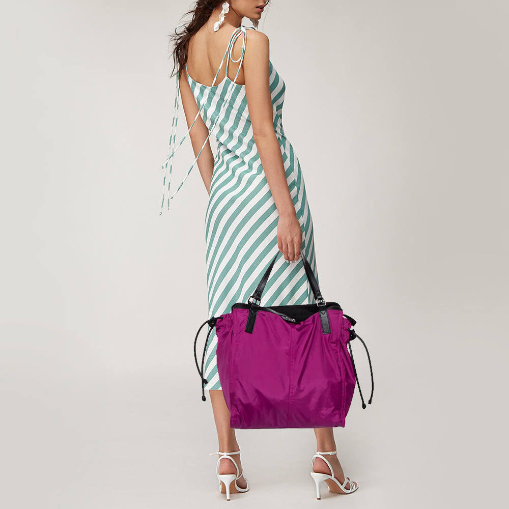

Burberry Pink Nylon Buckleigh Shopper Tote