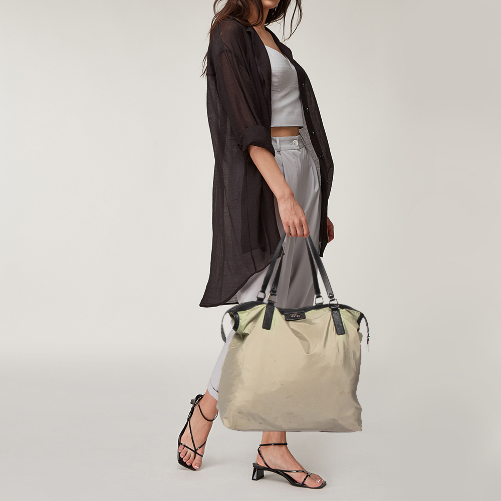 

Burberry Pale Green/Black Nylon and Leather Buckland Tote