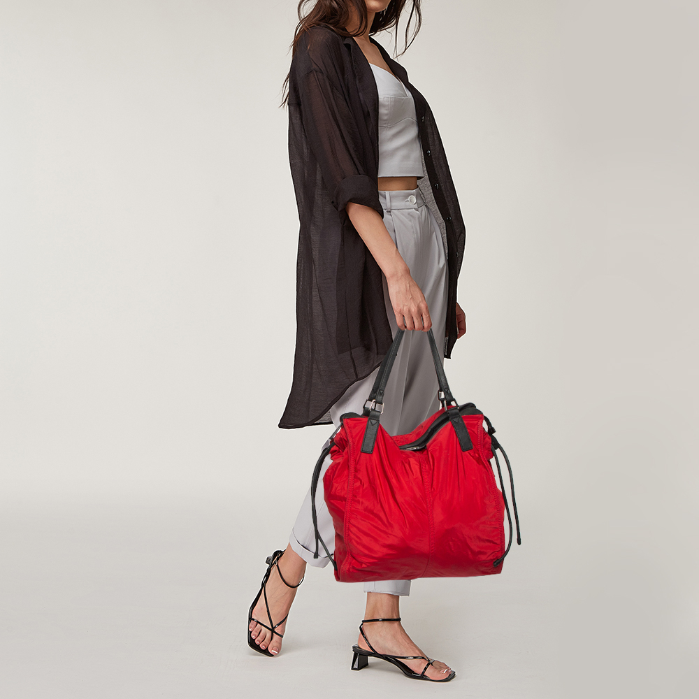 

Burberry Red Nylon and Leather Buckleigh Shopper Tote