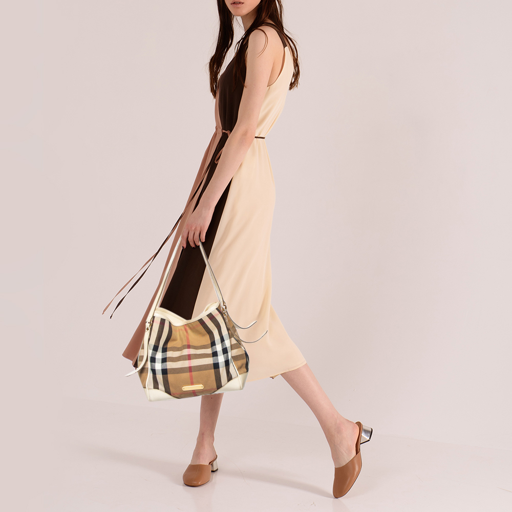 

Burberry White/Beige House Check Canvas and Leather Medium Canterbury Tote