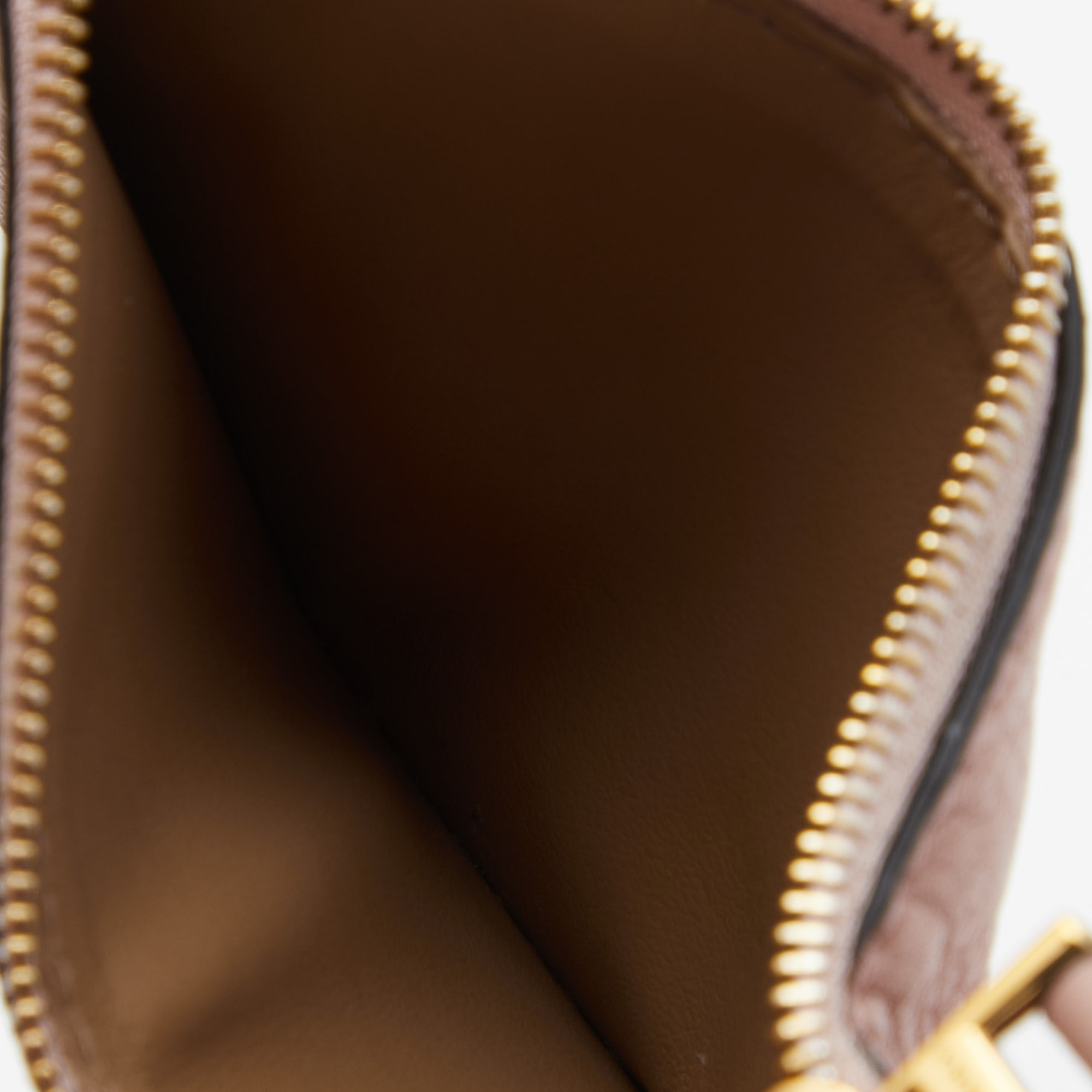 

Burberry Pink/Beige Leather Zip Card Holder