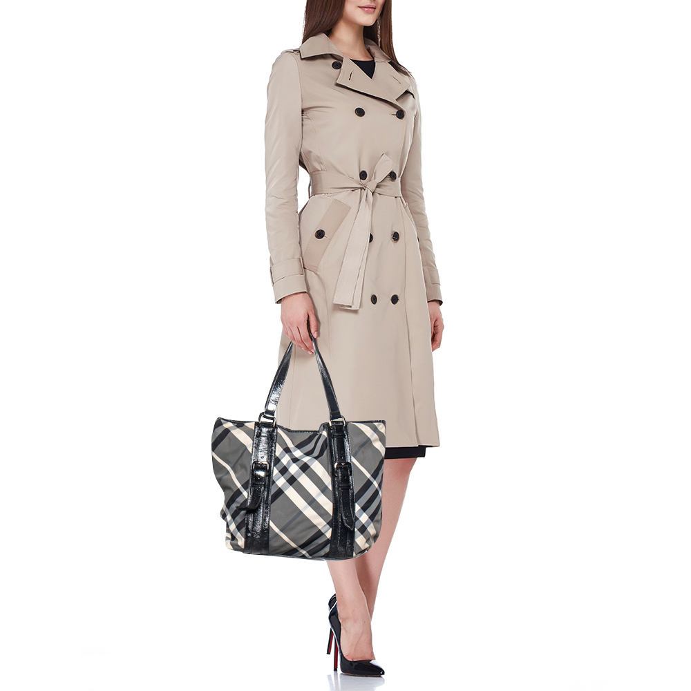 

Burberry Black Beat Check Nylon and Patent Leather Lowry Tote