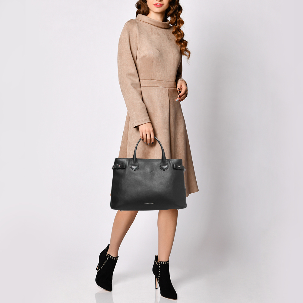 

Burberry Black Leather Chain Banner Tote