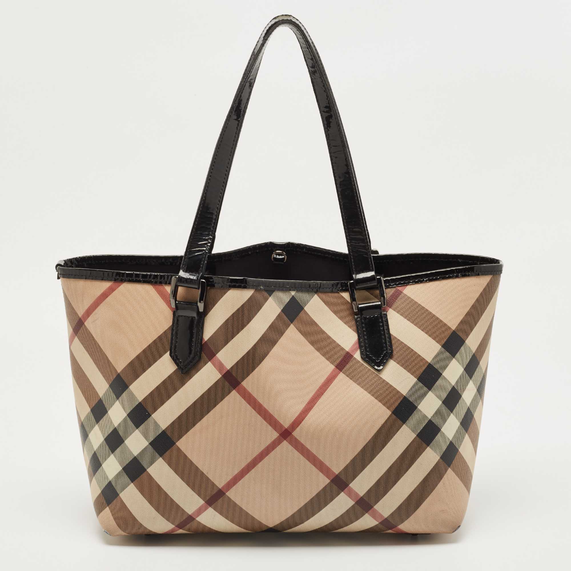 Burberry Pre-owned Women's Fabric Tote Bag