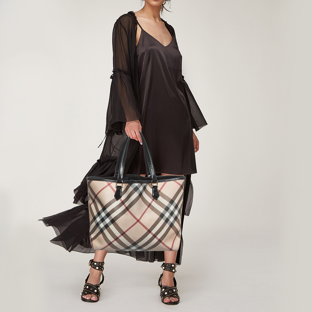 

Burberry Black/Beige Nova Check PVC and Leather Nickie Tote