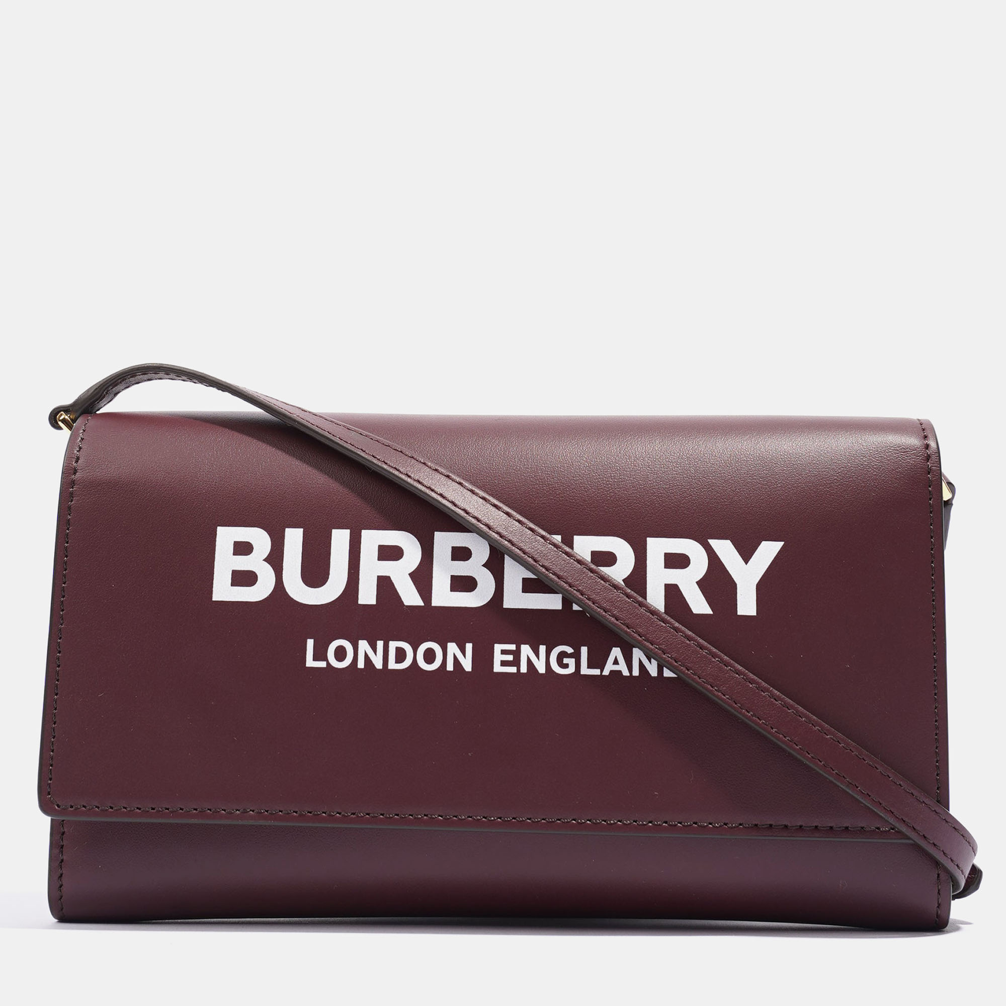 

Burberry Hazelmere Wallet On Strap Burgundy Leather