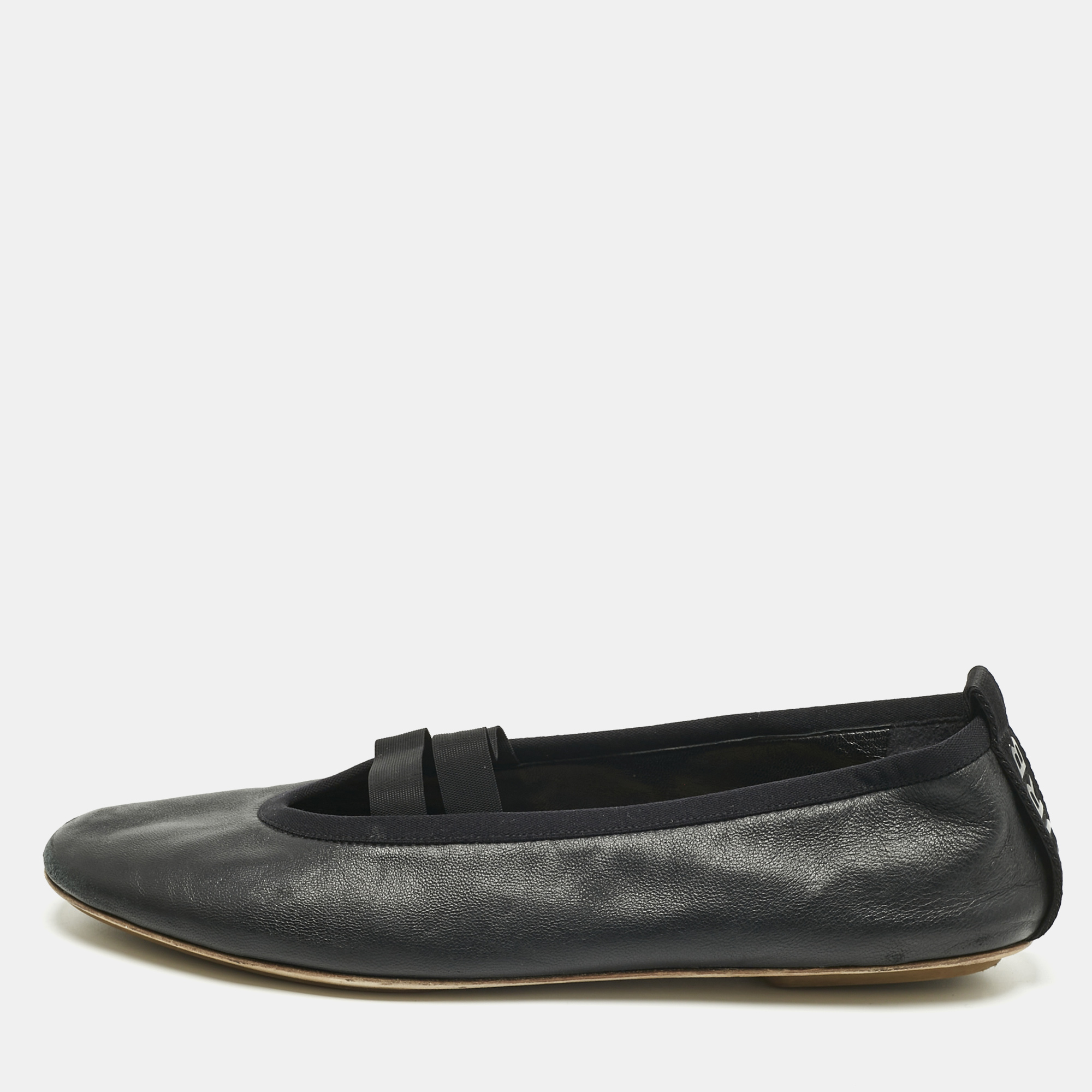 

Burberry Black Leather Grace Ballet Flats Size