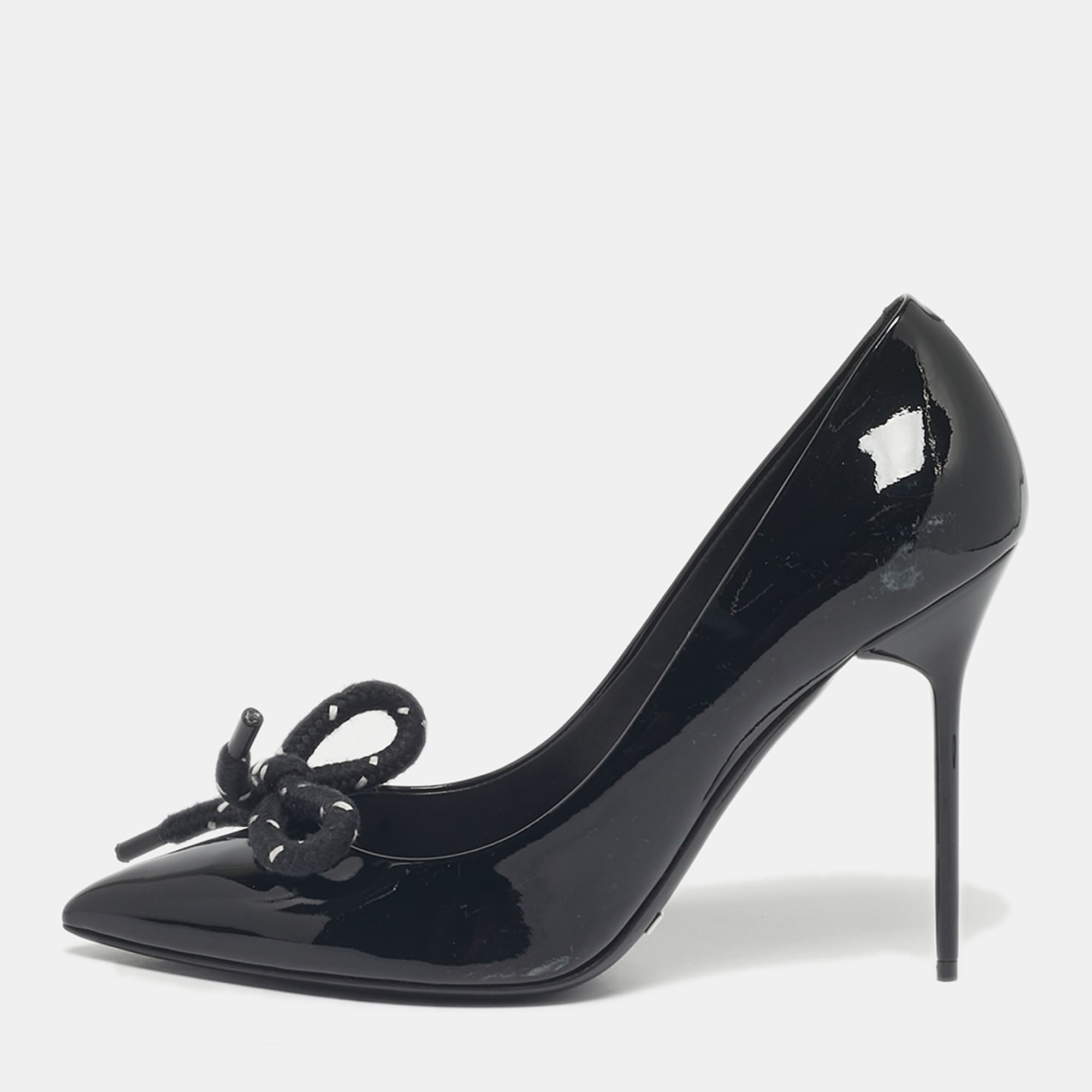 

Burberry Black Patent Leather Finsbury Bow Pumps Size