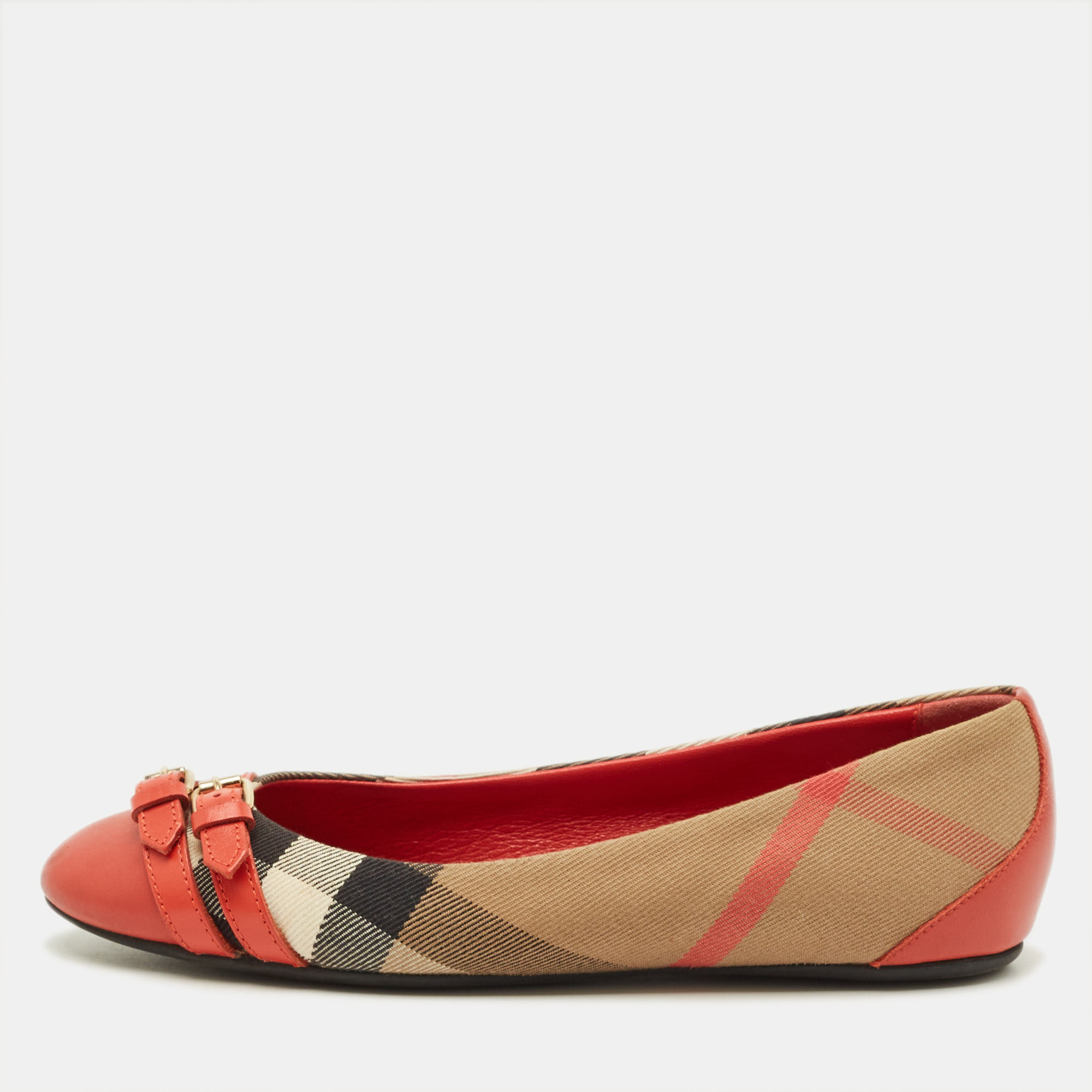 

Burberry Size  Red/Beige Leather and Nova Check Canvas Buckle Detail Ballet Flats