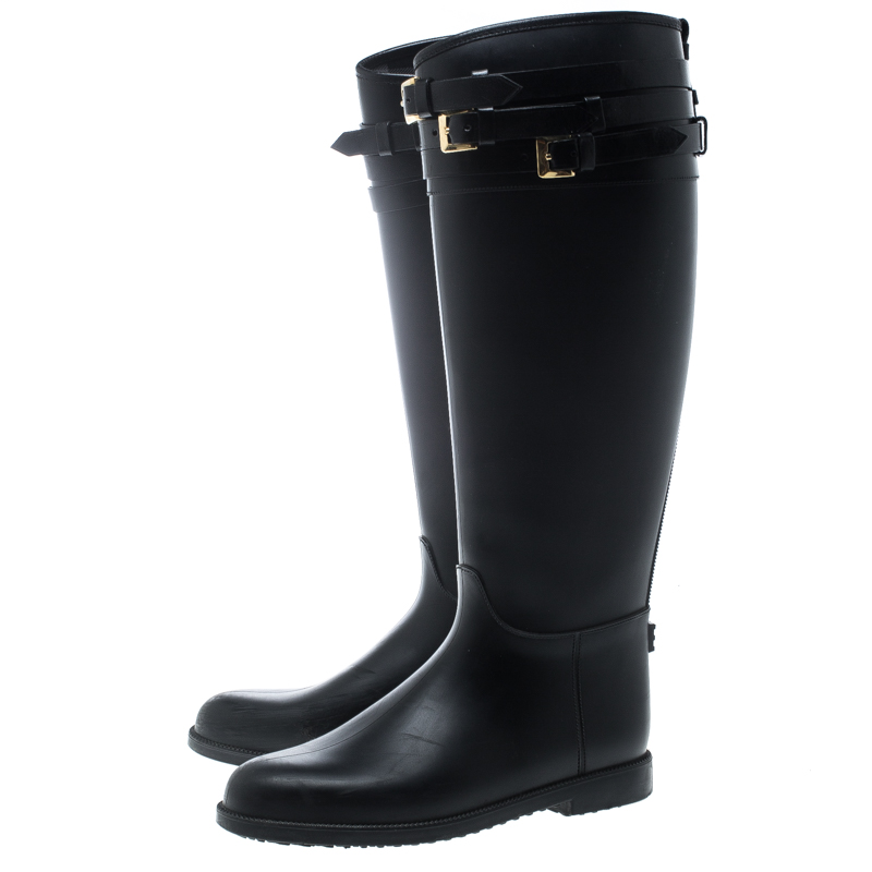 Stay Dry And Fashionable: Burberry Rain Boots In The UK - Shoe Effect