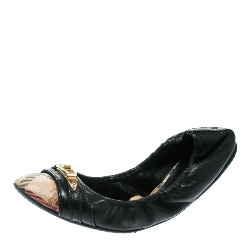 Pre Owned Burberry Black Leather and Nova Check PVC Drayton Twistlock Ballet Flats Size 39