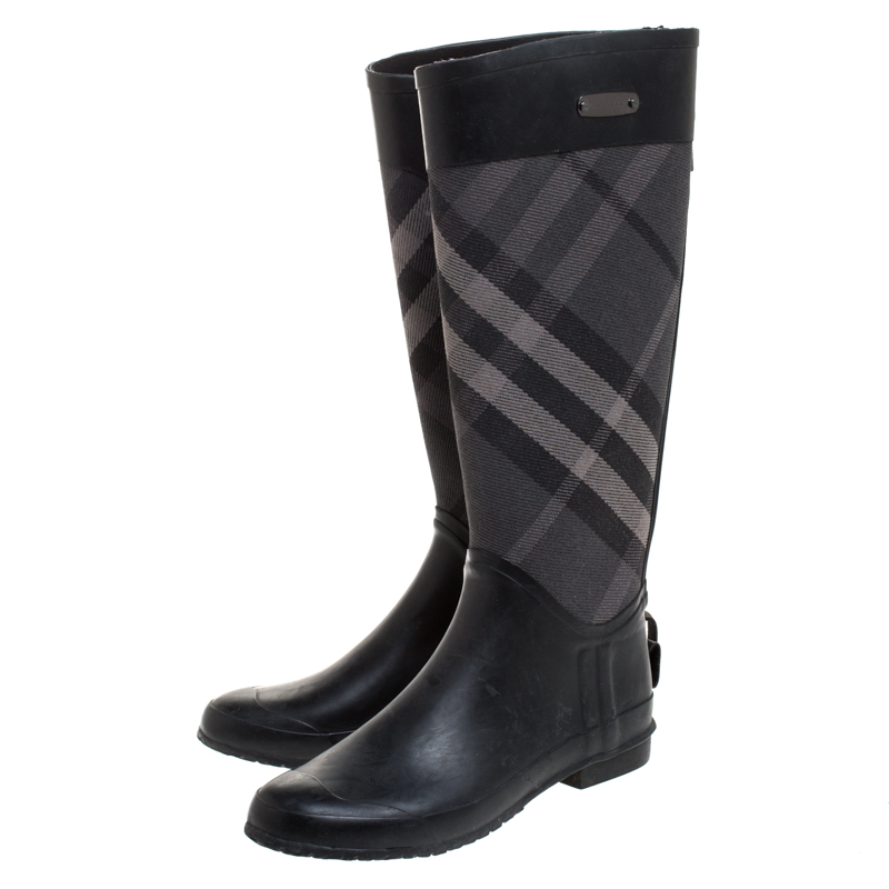 Burberry rain hotsell boots grey